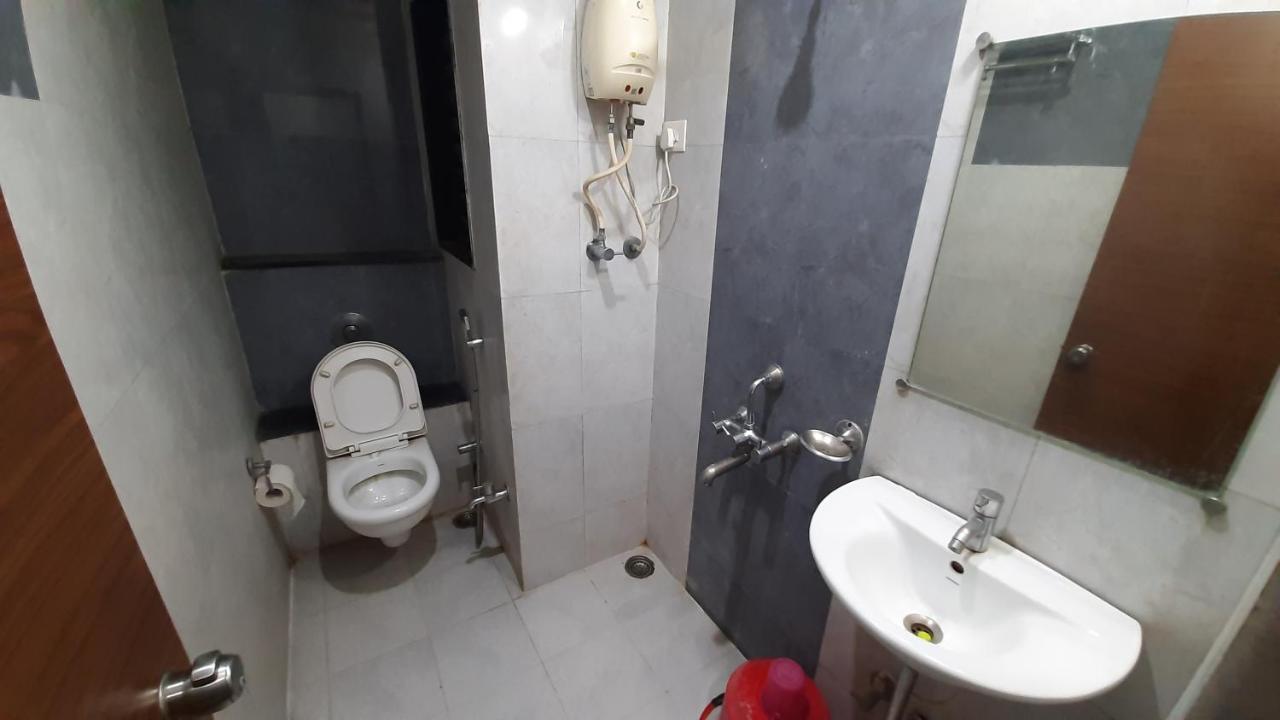 City Palace Hotel होटल सिटी पैलेस Нашик Екстериор снимка