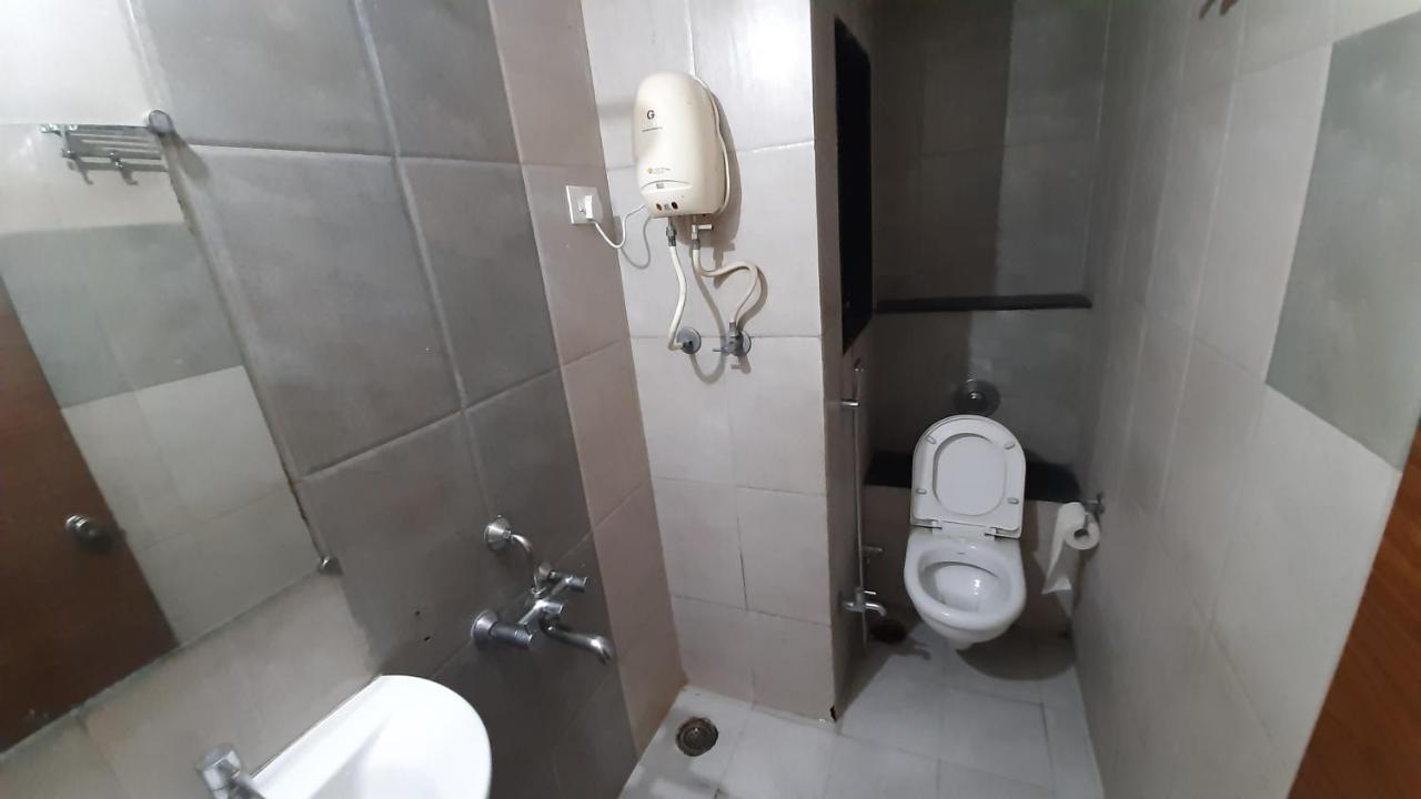 City Palace Hotel होटल सिटी पैलेस Нашик Екстериор снимка