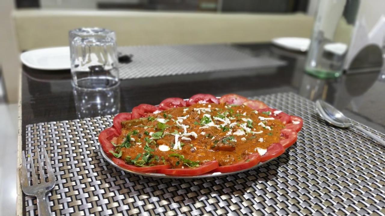 City Palace Hotel होटल सिटी पैलेस Нашик Екстериор снимка
