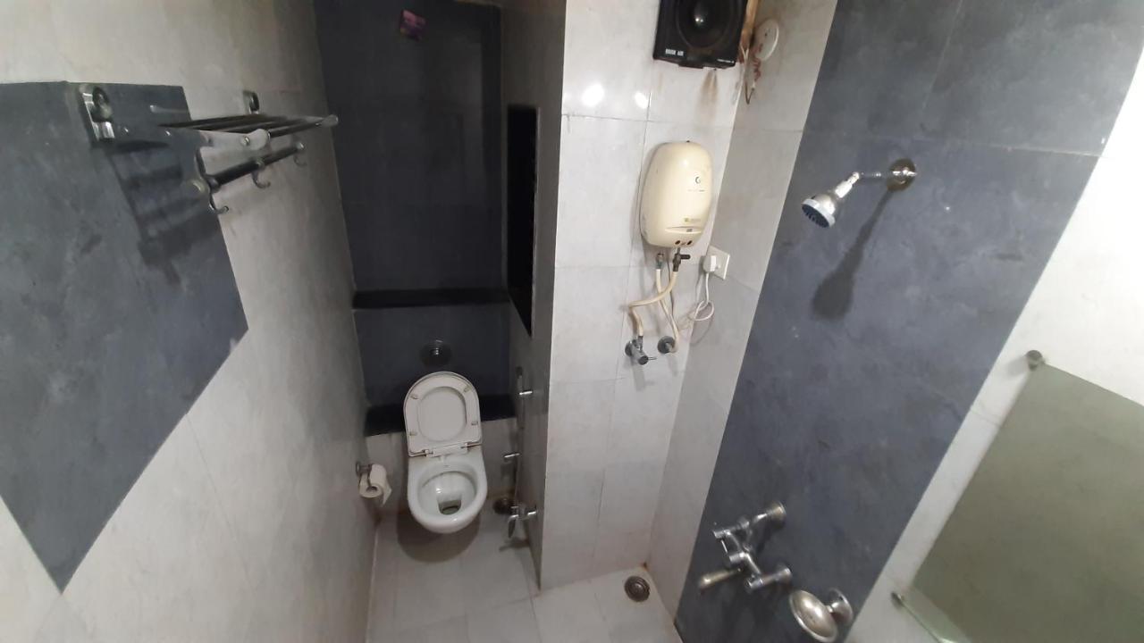 City Palace Hotel होटल सिटी पैलेस Нашик Екстериор снимка